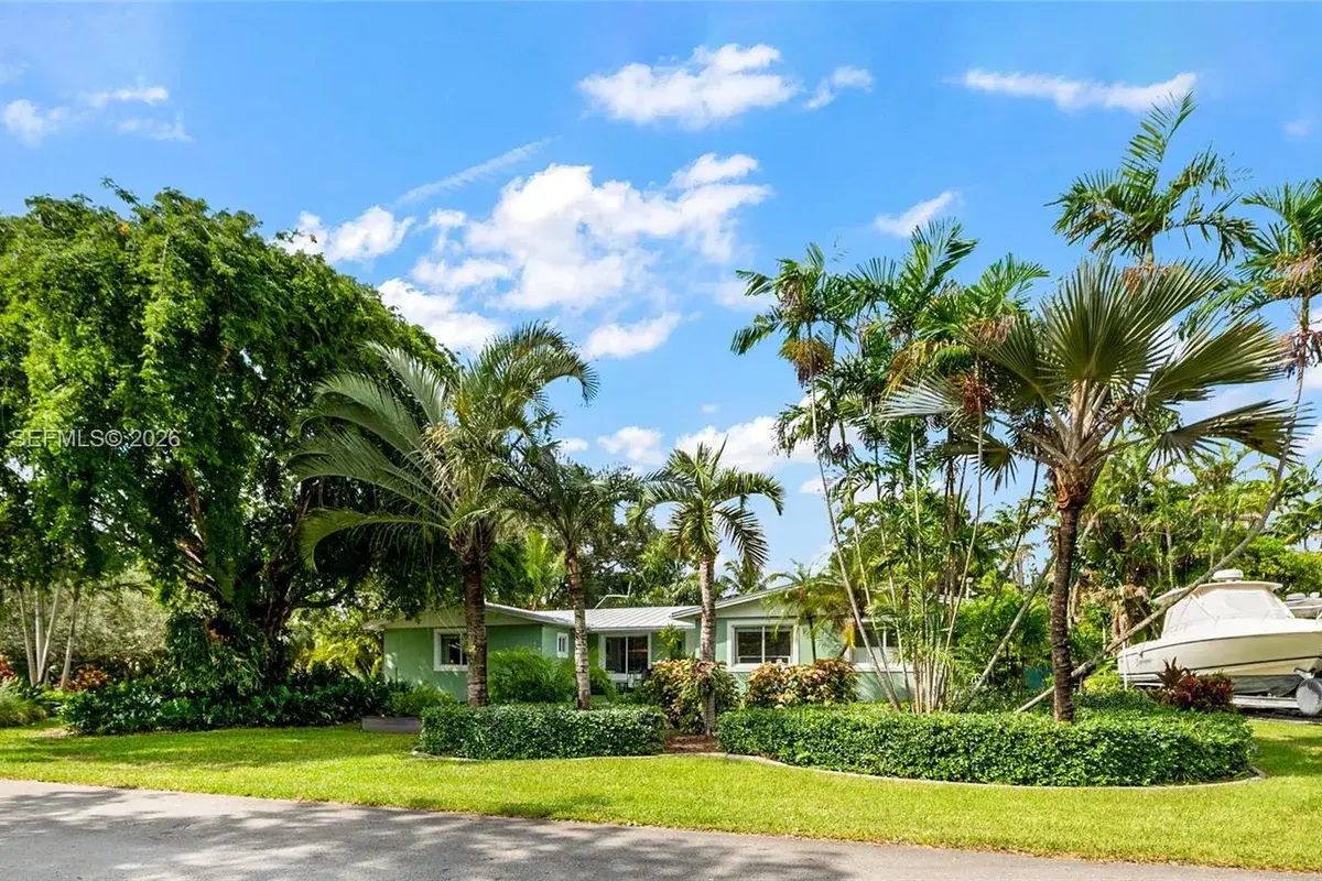 17550 SW 86th Ave, Palmetto Bay FL 33157