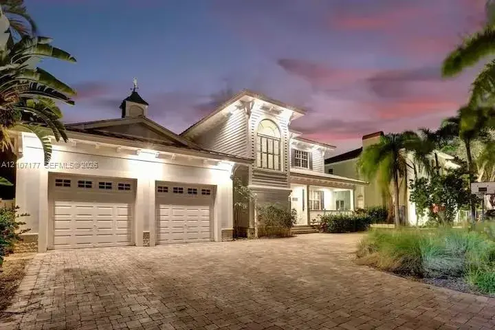 952 Lincoln St, Hollywood FL 33019