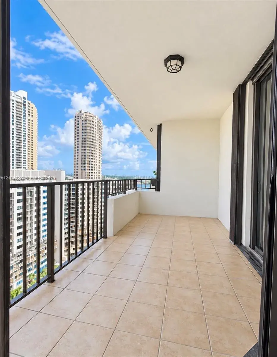 520 Brickell Key Dr # A2012, Miami FL 33131