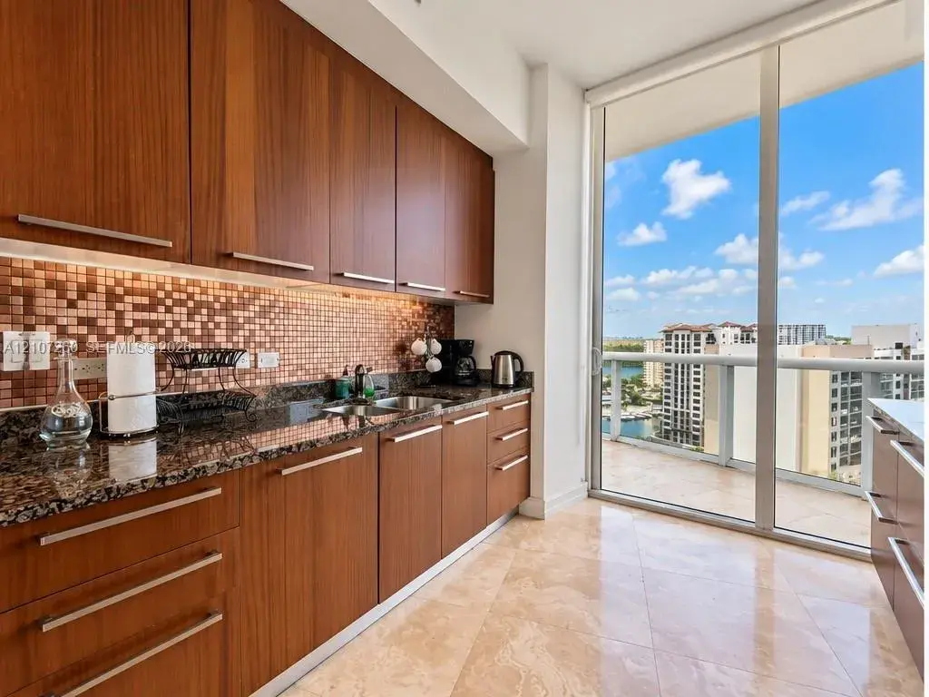 16001 Collins Ave # 1605, Sunny Isles Beach FL 33160