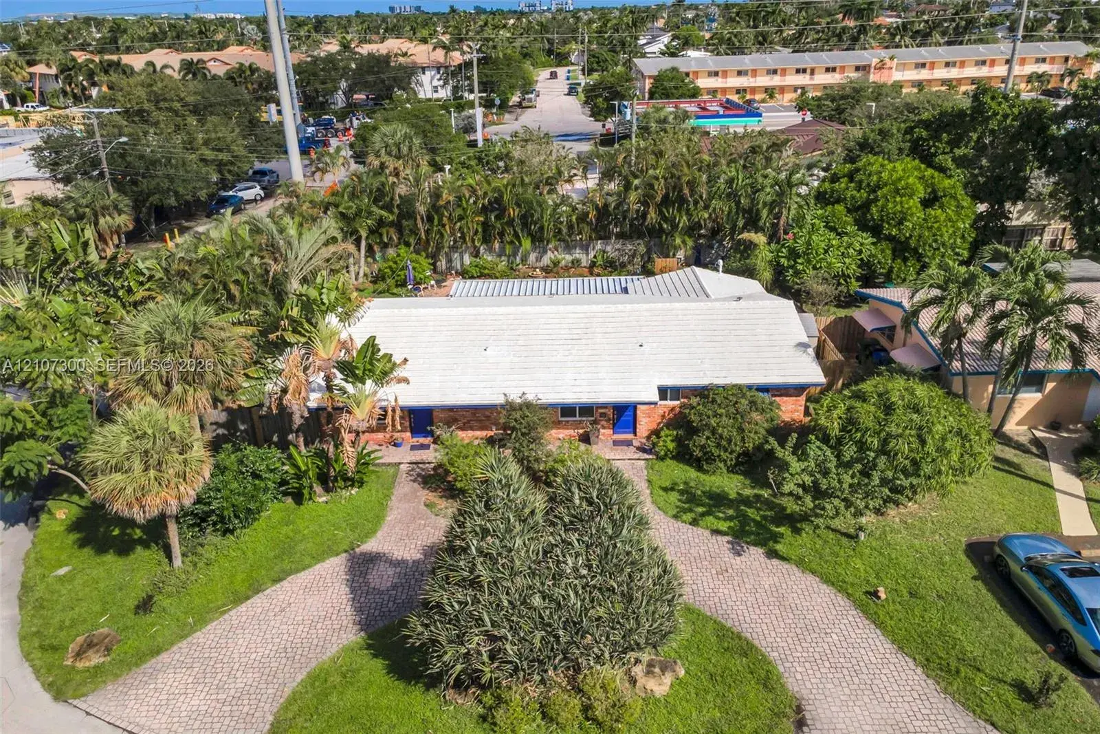 2051 NE 68th St, Fort Lauderdale FL 33308