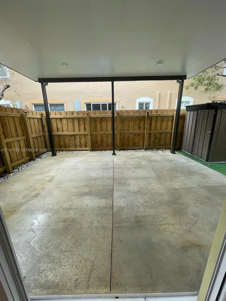 1042 SE 23rd Ter, Homestead FL 33035