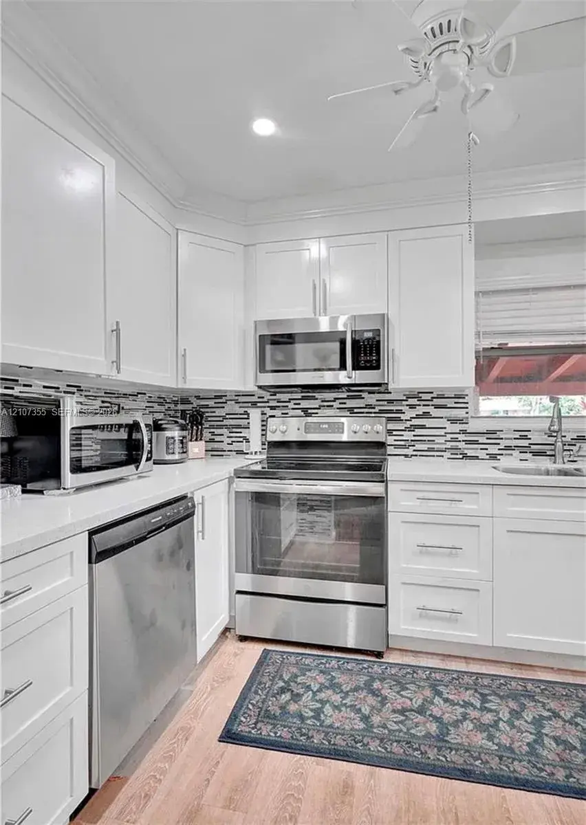 6505 Pines Pkwy, Hollywood FL 33023