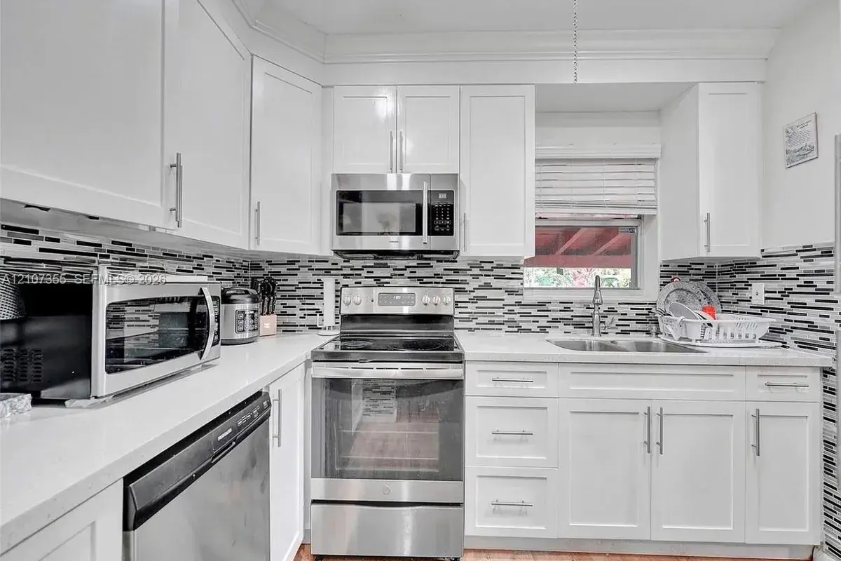 6505 Pines Pkwy, Hollywood FL 33023