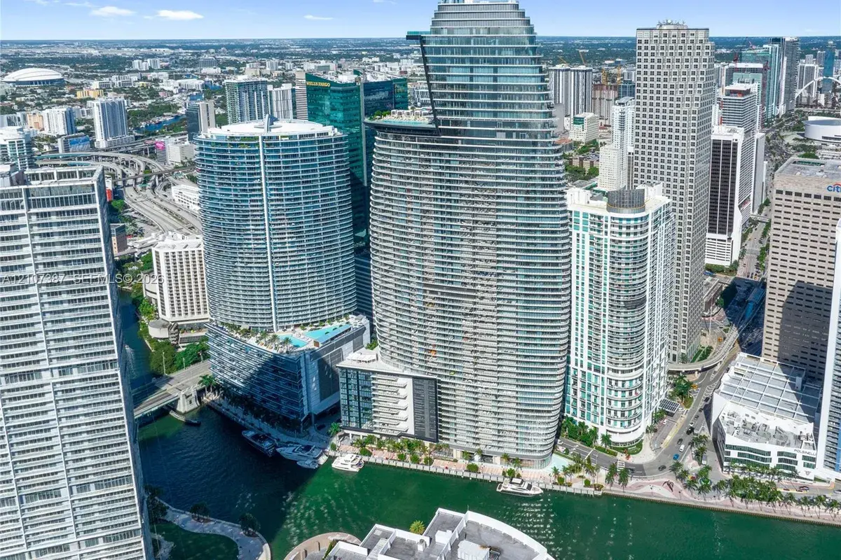 300 Biscayne Boulevard Way # 4901E, Miami FL 33131
