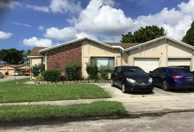9721 W Daffodil Ln, Miramar FL 33025