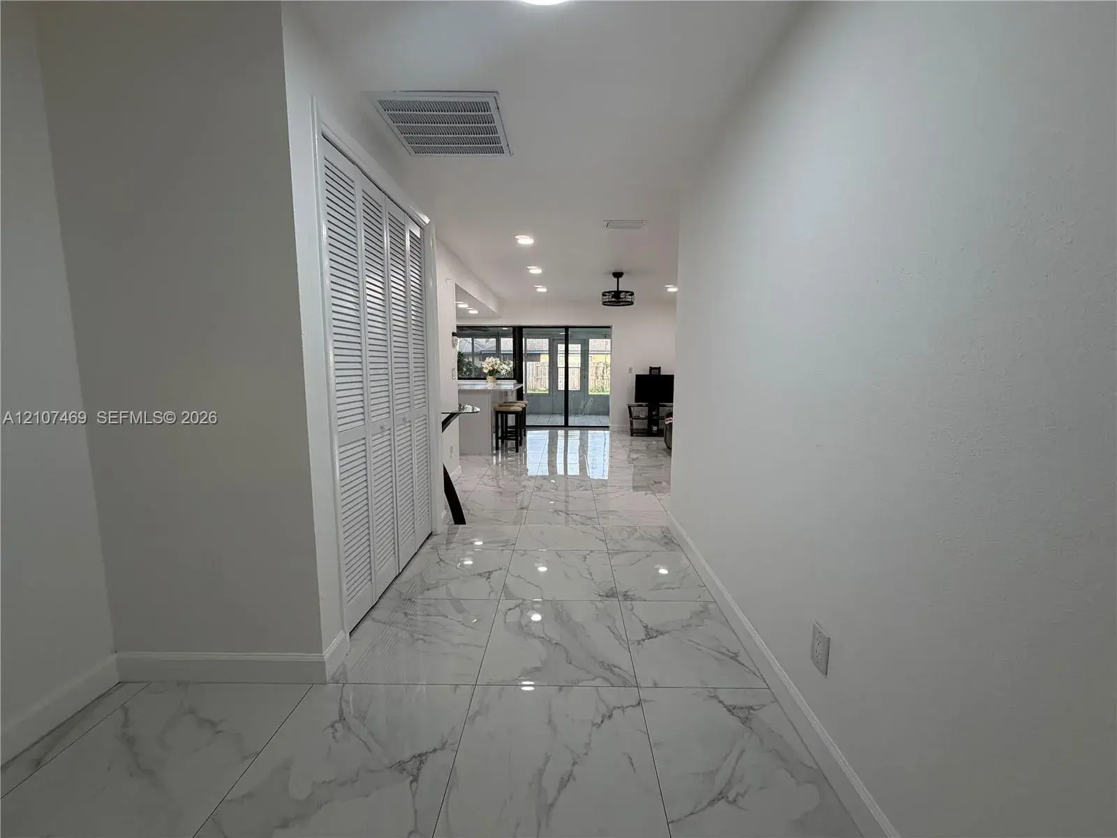 2204 CHEROKEE TRL, Brandon FL 33594
