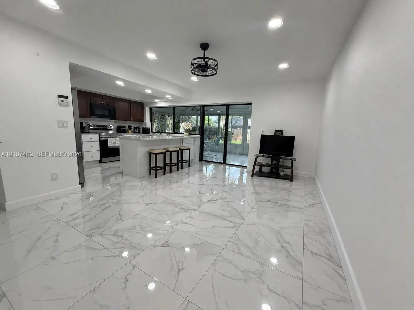 2204 CHEROKEE TRL, Brandon FL 33594