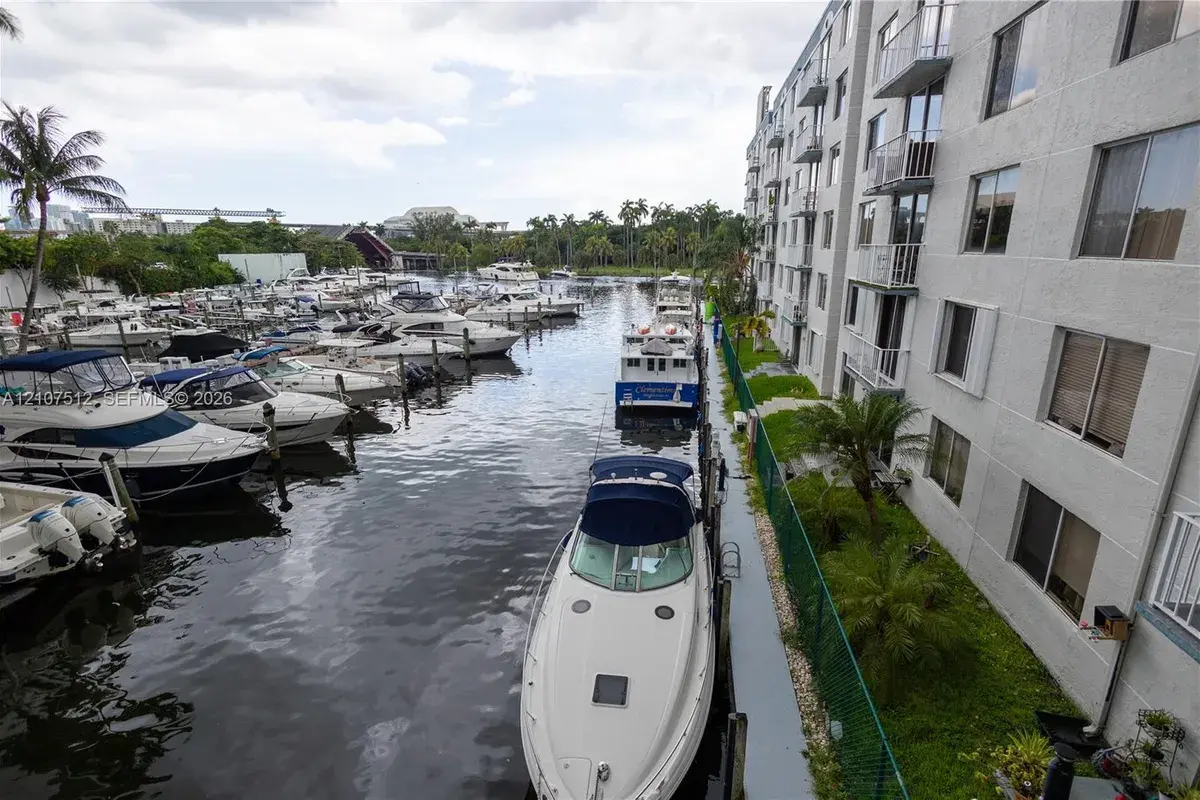 1720 NW N River Dr # 302, Miami FL 33125