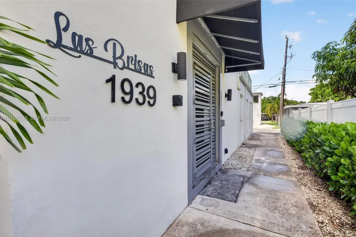 1939 Jefferson St # 201, Hollywood FL 33020
