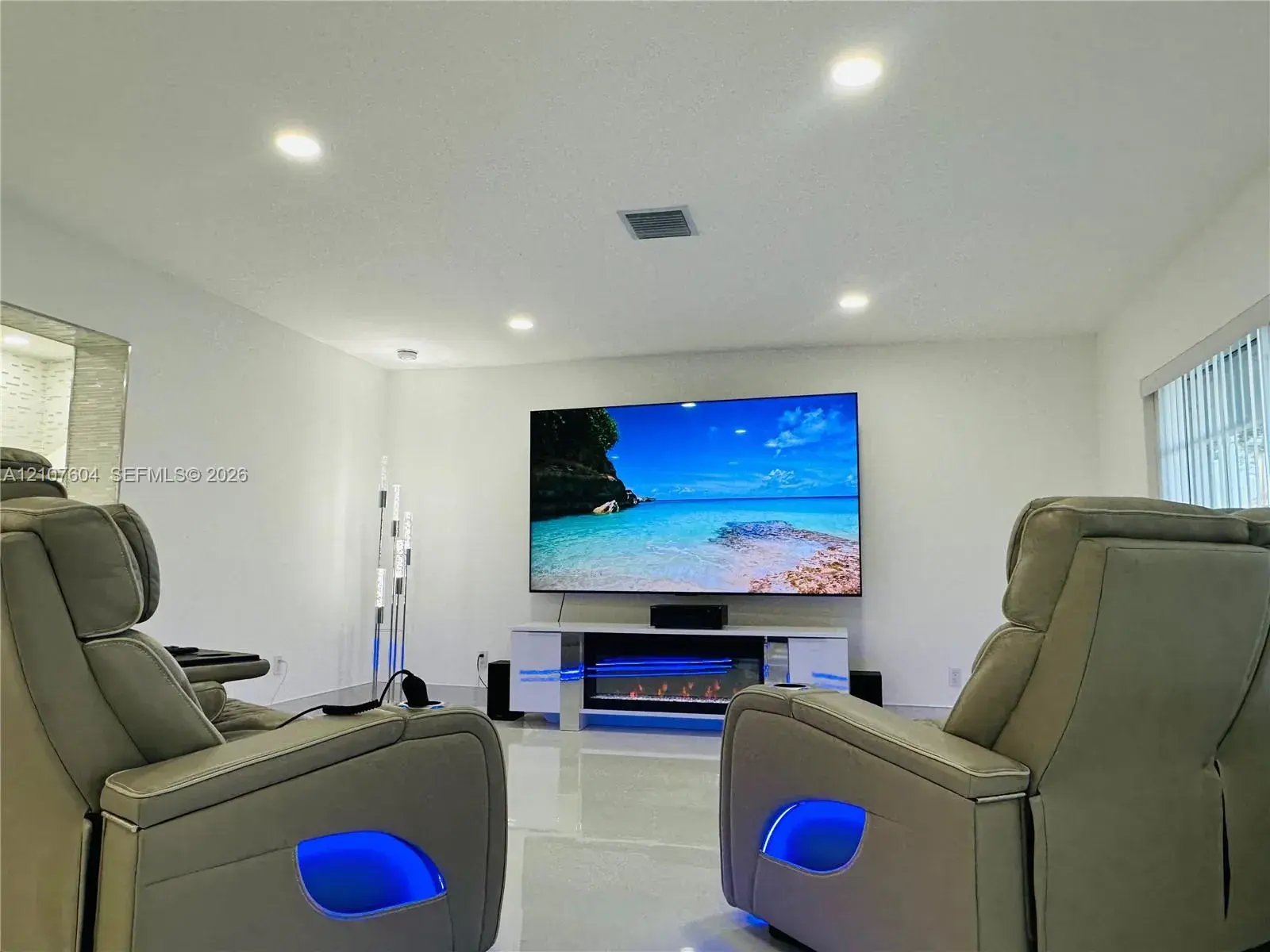 120 S 56th Ave, Hollywood FL 33023