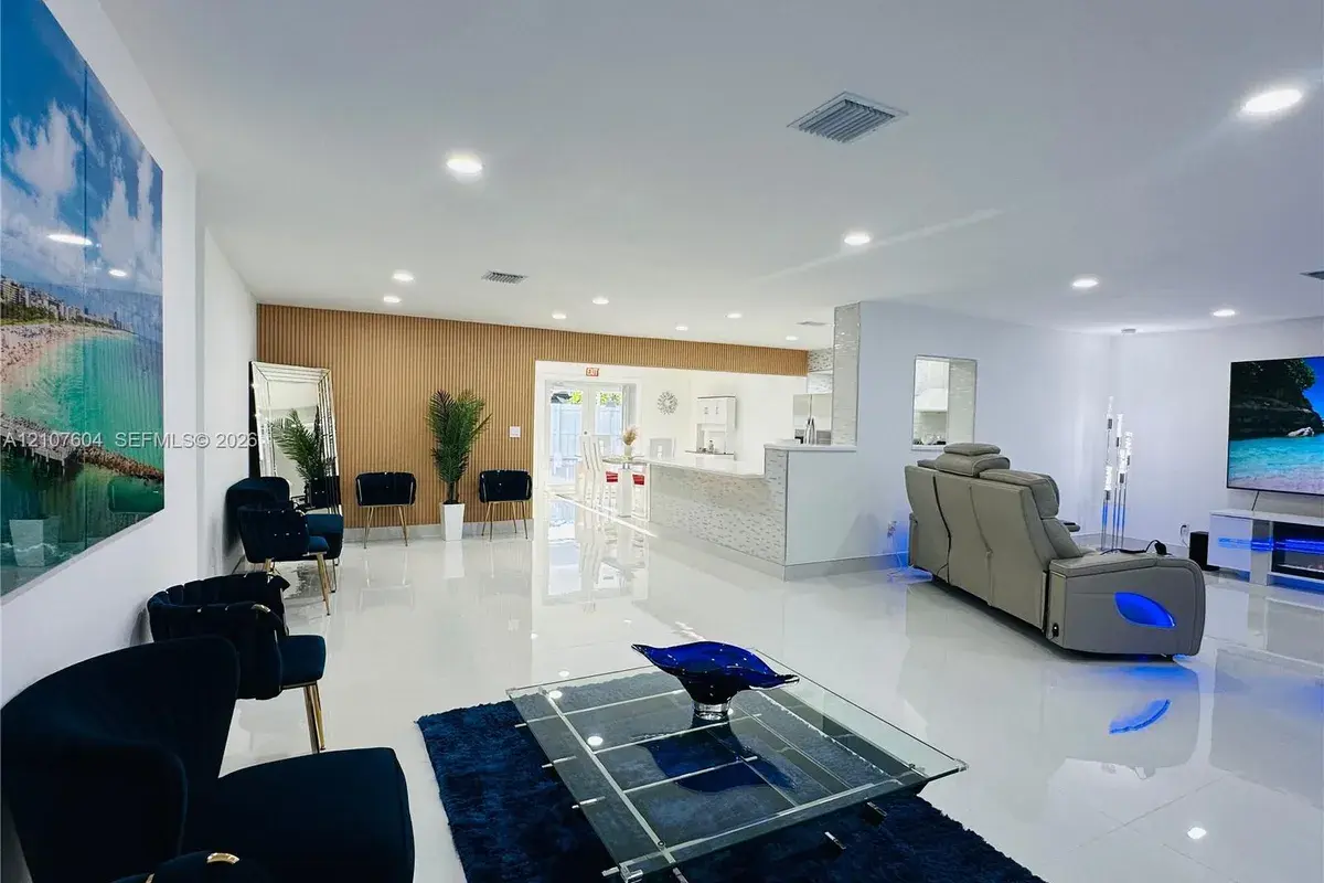 120 S 56th Ave, Hollywood FL 33023