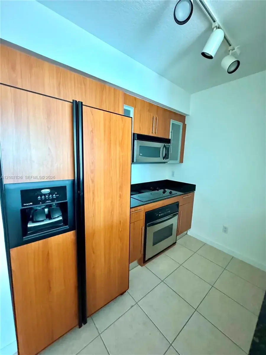 325 S Biscayne Blvd # 1116, Miami FL 33131
