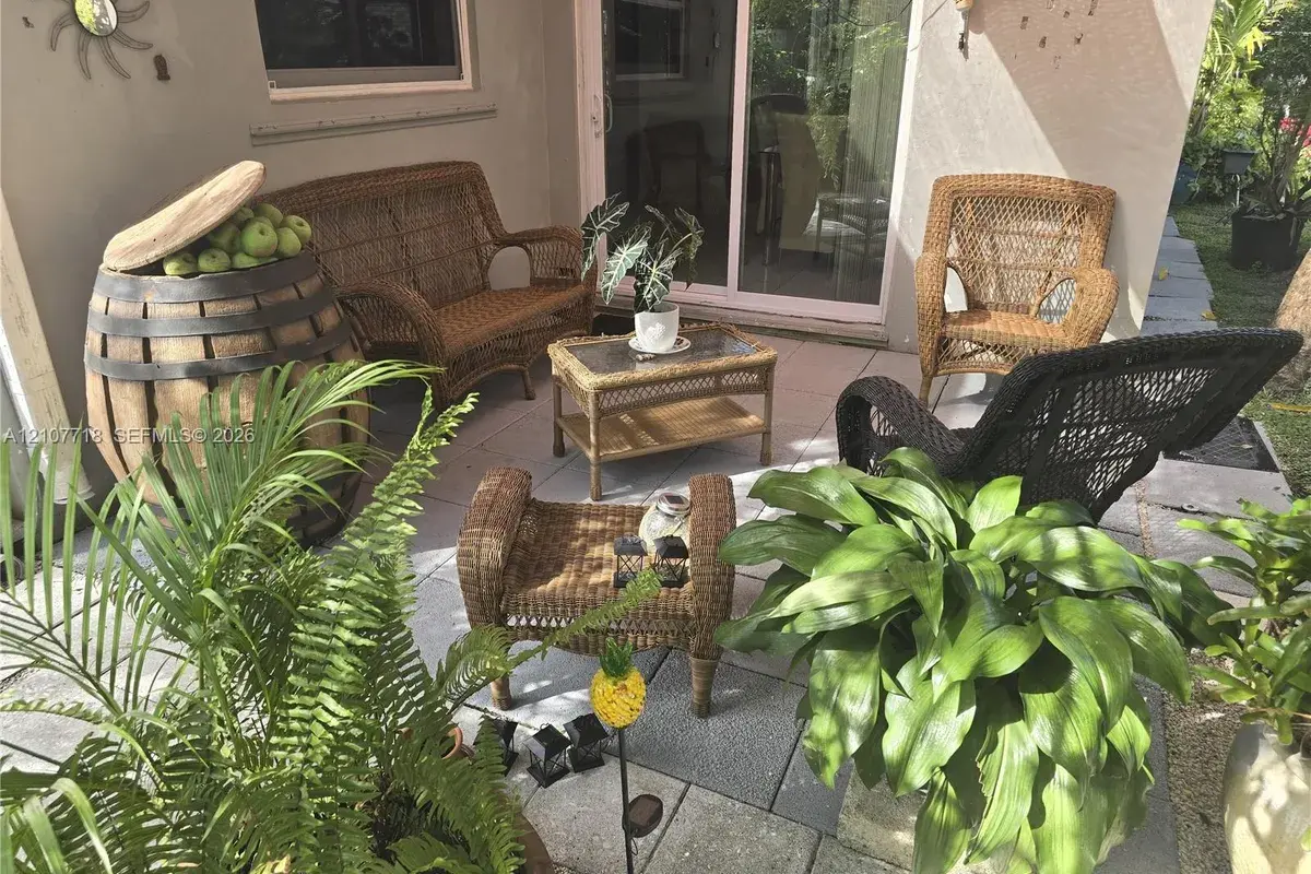2321 N 57th Ave, Hollywood FL 33021