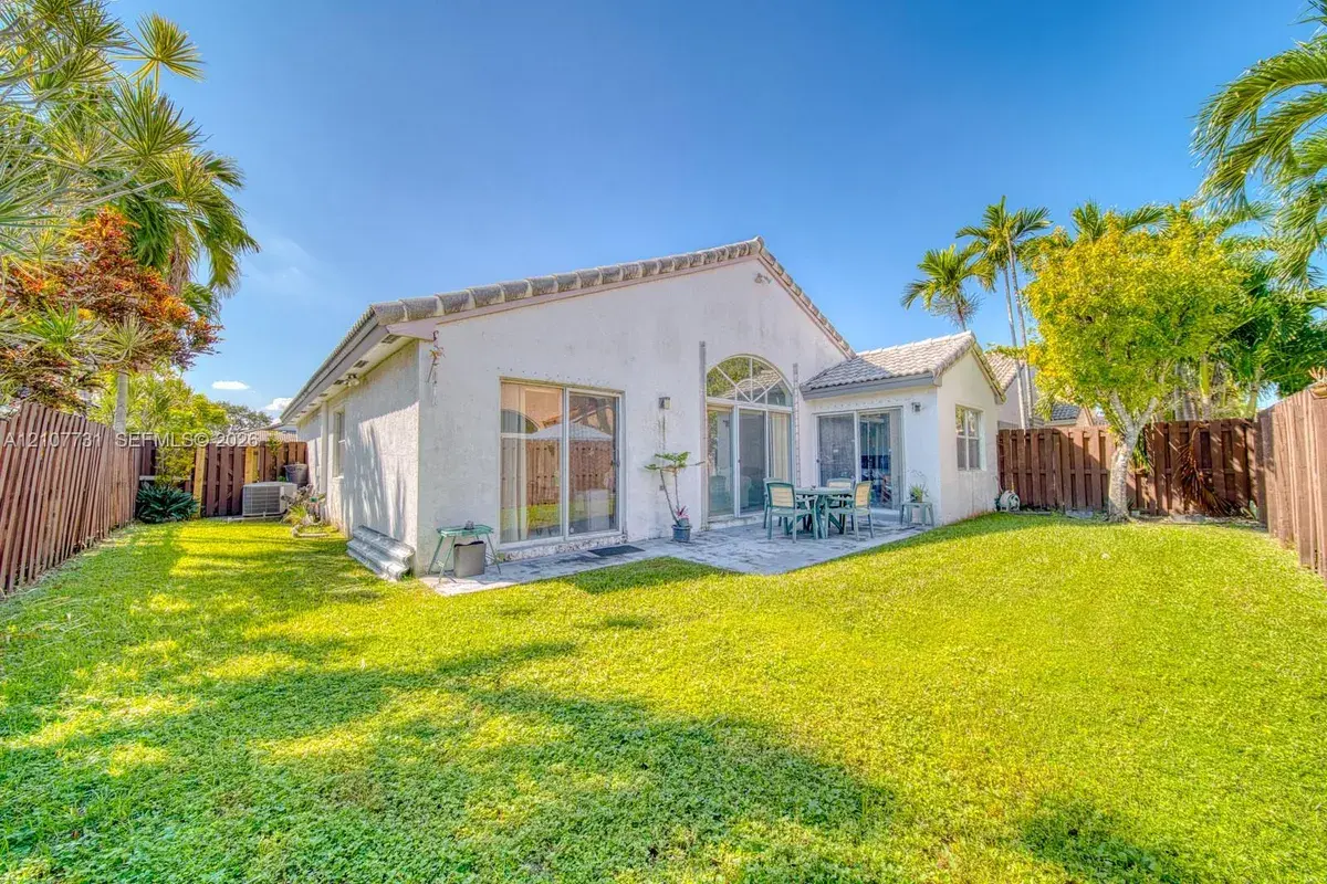 15739 SW 85th St, Miami FL 33193