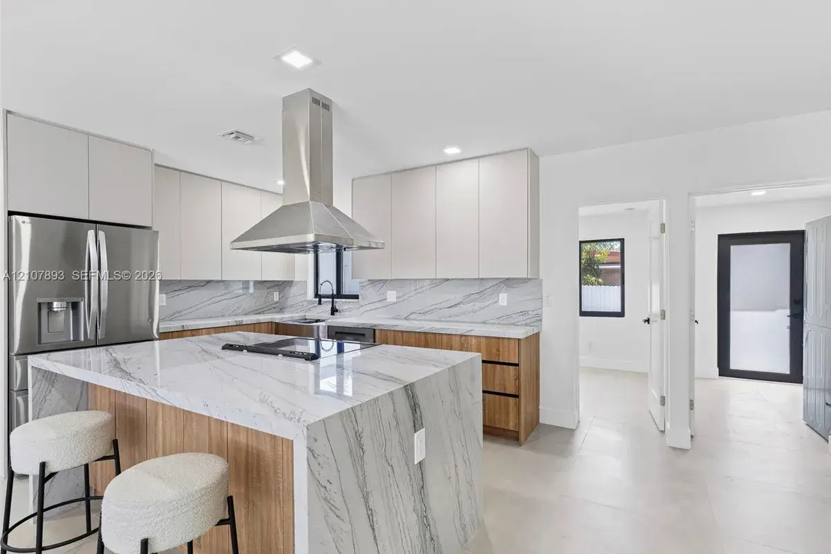 610 NE 164th Ter, Miami FL 33162