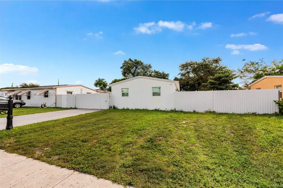 1331 N 69th Way, Hollywood FL 33024