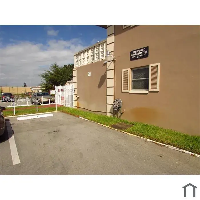 2839 Taylor St # 3, Hollywood FL 33020
