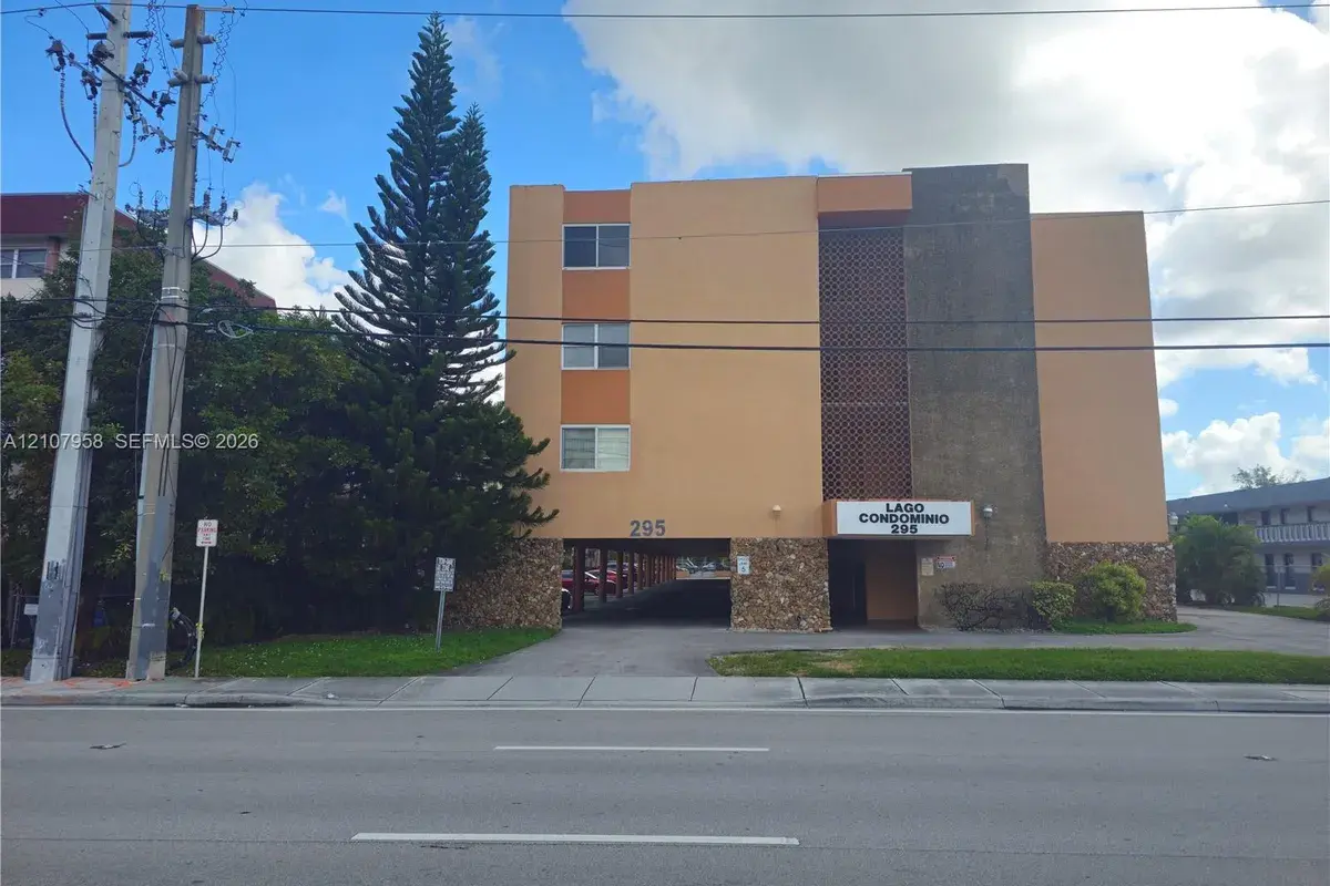 295 NW 72nd Ave # 214, Miami FL 33126