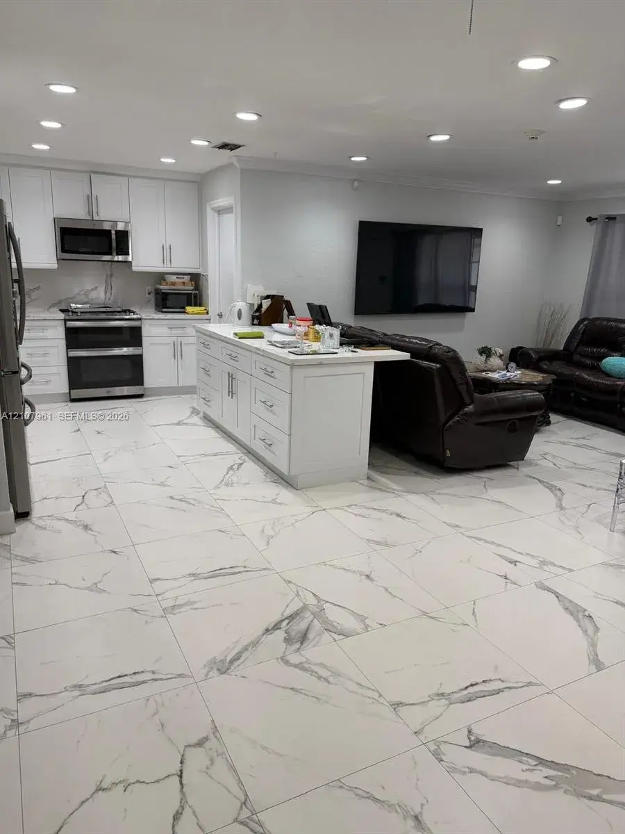 1806 N 38th Ave, Hollywood FL 33021