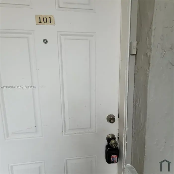 5100 SW 41st St # 101, Hollywood FL 33023