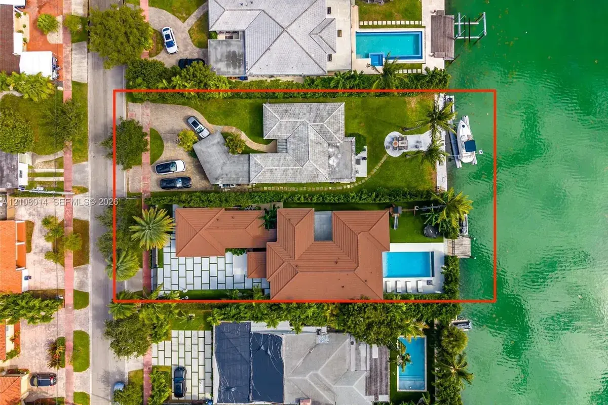 710 + 700 S Shore, Miami FL 33141