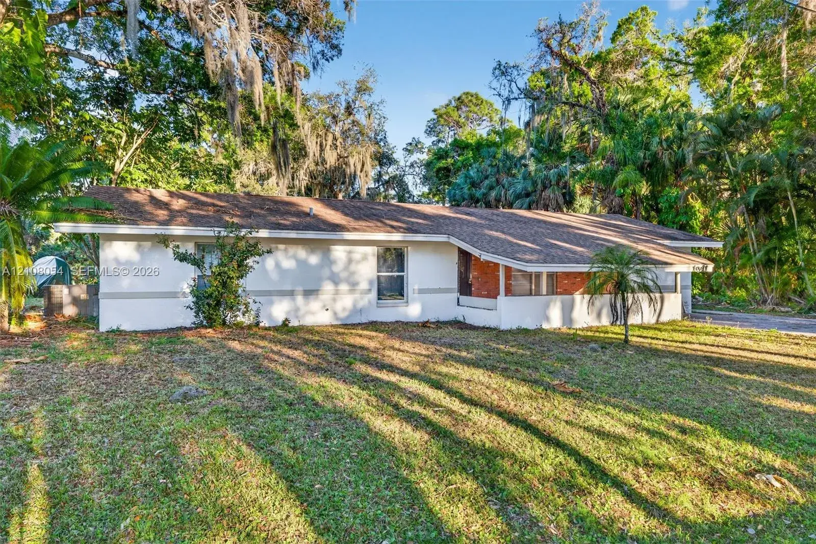 4 bedroom 2 bath Residential for sale at 1941 brown rd, Other City - In The State Of Florida FL 33920
