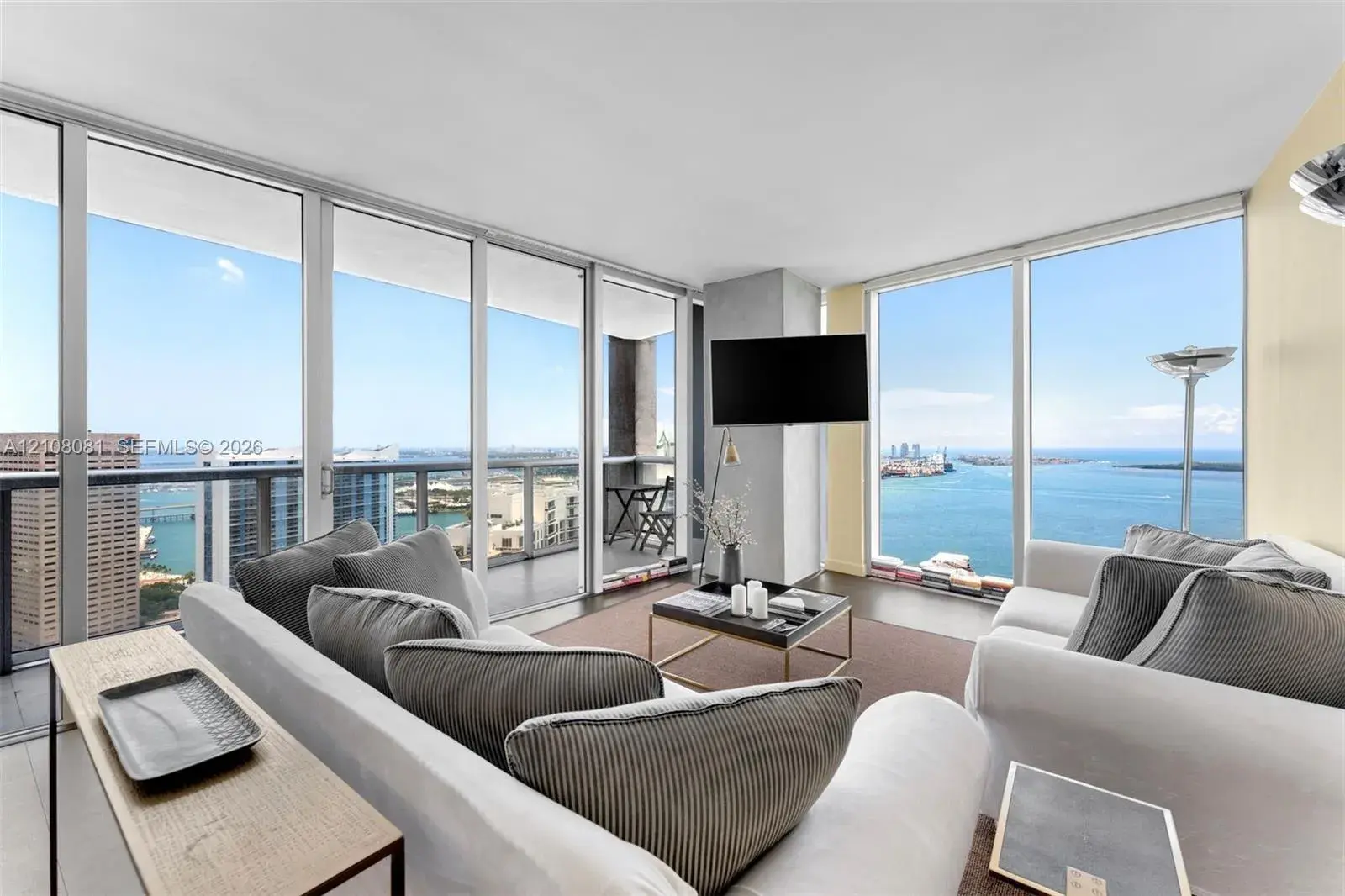 2 bedroom 2 bath Residential for sale at 495 Brickell Ave # 4502, Miami FL 33131
