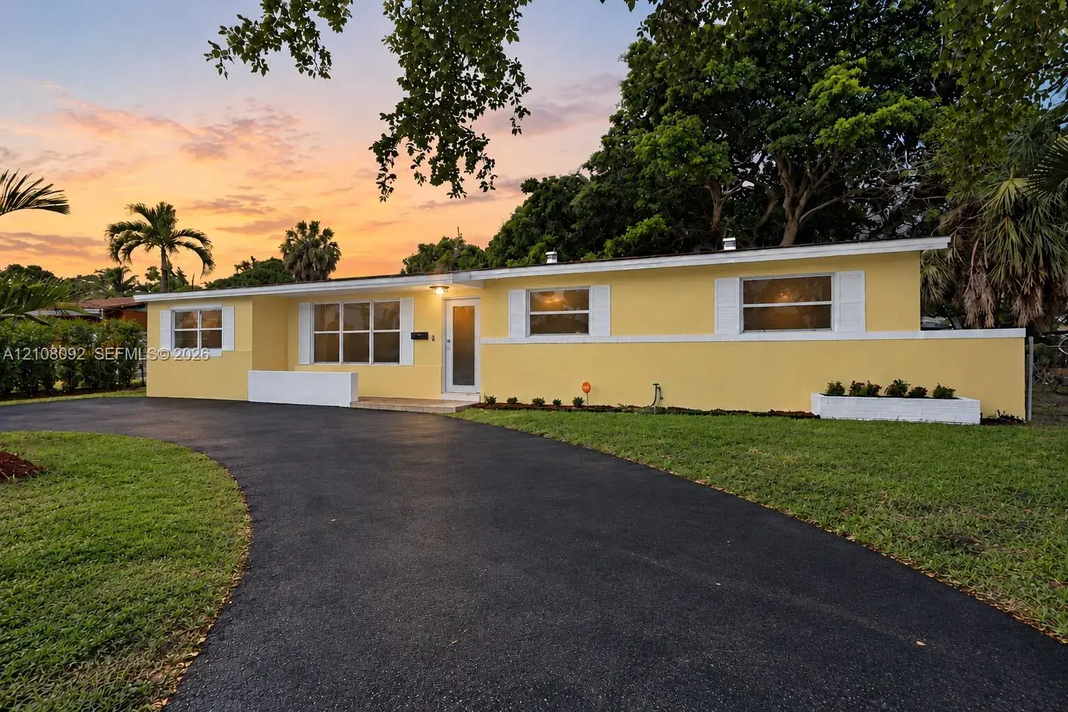 3621 NW 6th Pl, Lauderhill FL 33311