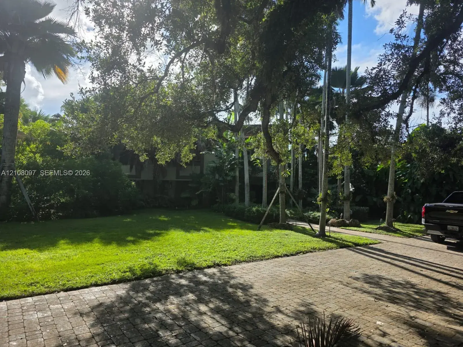 9990 SW 90th Ave, Miami FL 33176