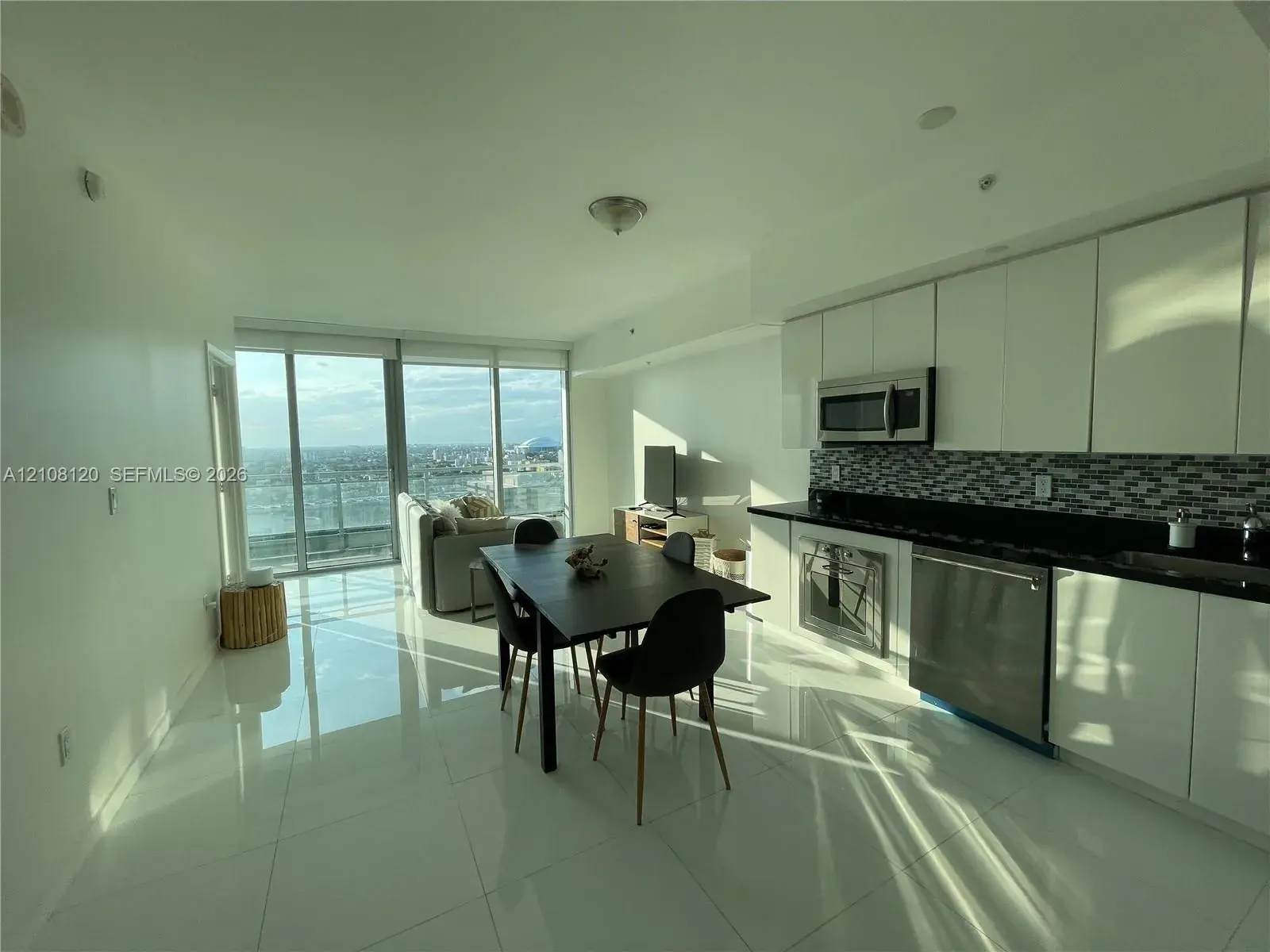 1 bedroom 1 bath Residential for sale at 92 SW 3rd St # 2307, Miami FL 33130
