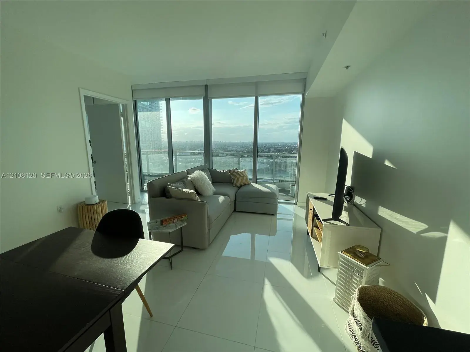 92 SW 3rd St # 2307, Miami FL 33130