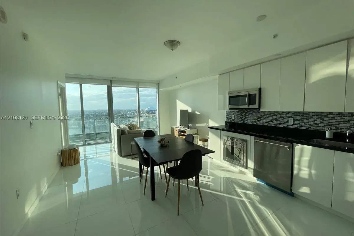 92 SW 3rd St # 2307, Miami FL 33130