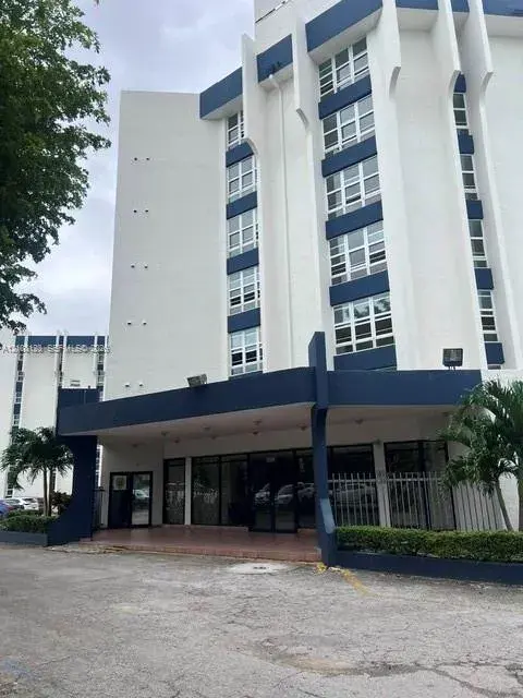 9682 Fontainebleau Blvd # 709, Miami FL 33172