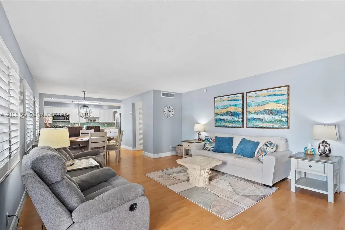 2424 NE 9th St # 207, Fort Lauderdale FL 33304