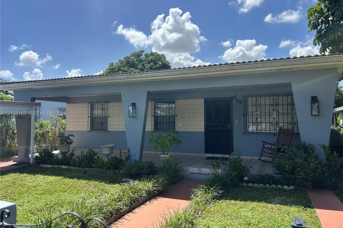 682 W 37th St, Hialeah FL 33012