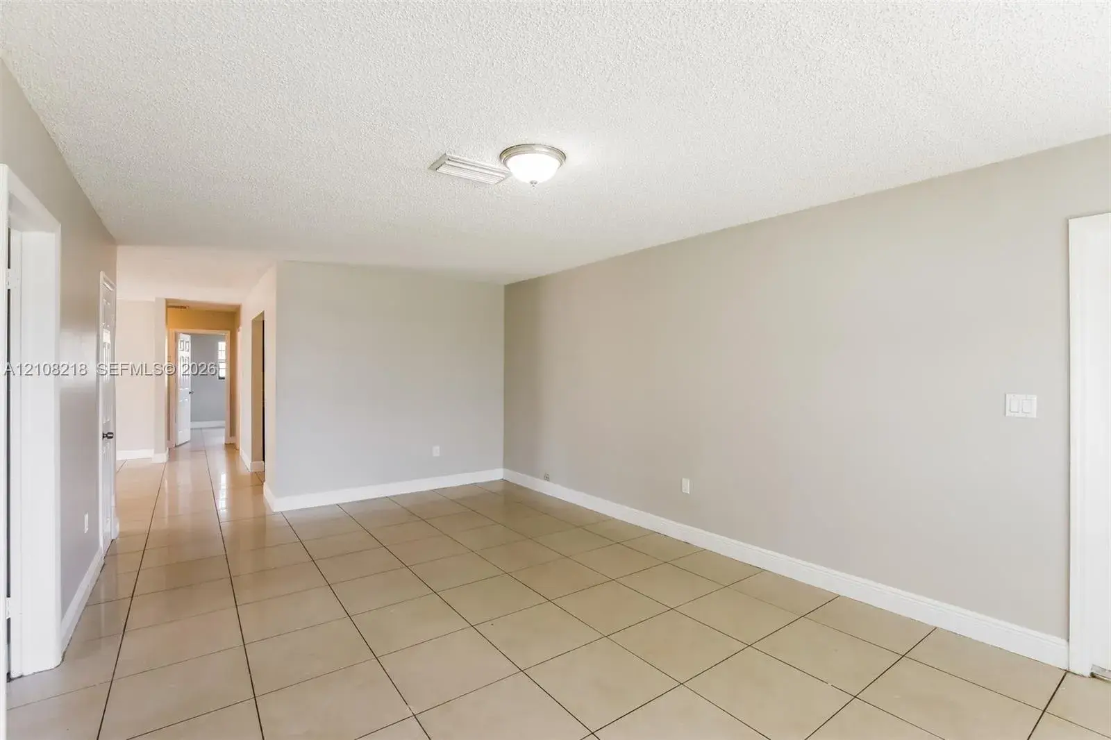 960 N 73rd Way, Hollywood FL 33024