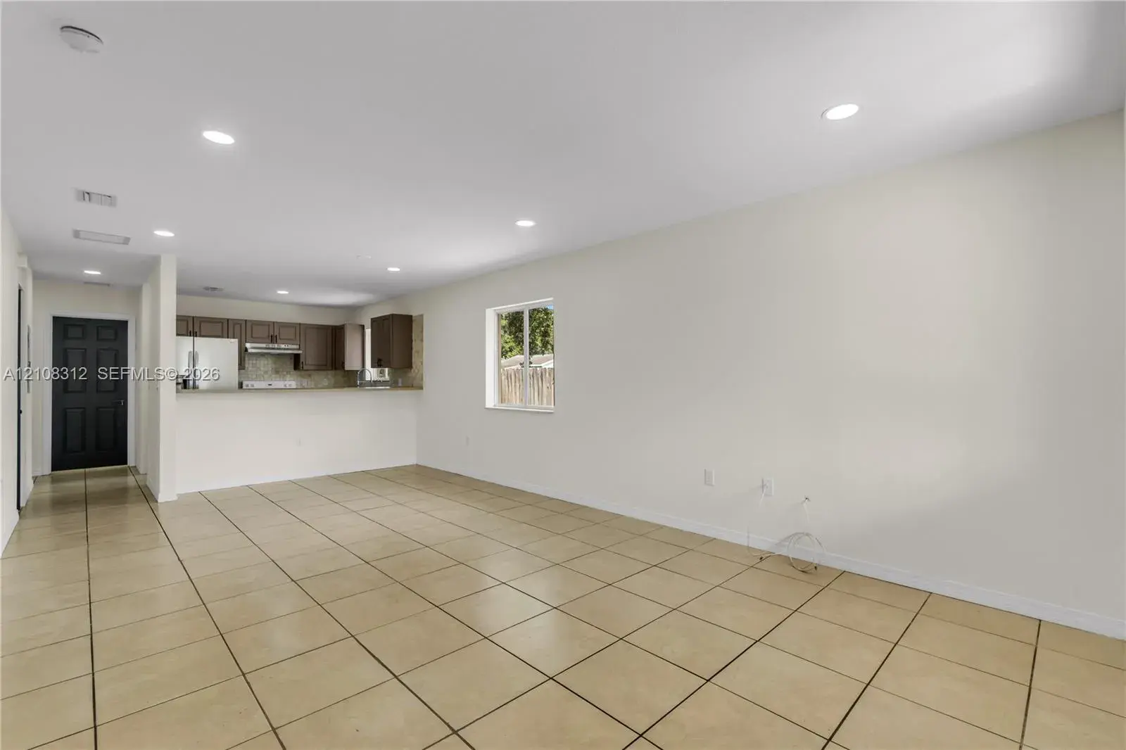 2425 NW 52nd St, Miami FL 33142