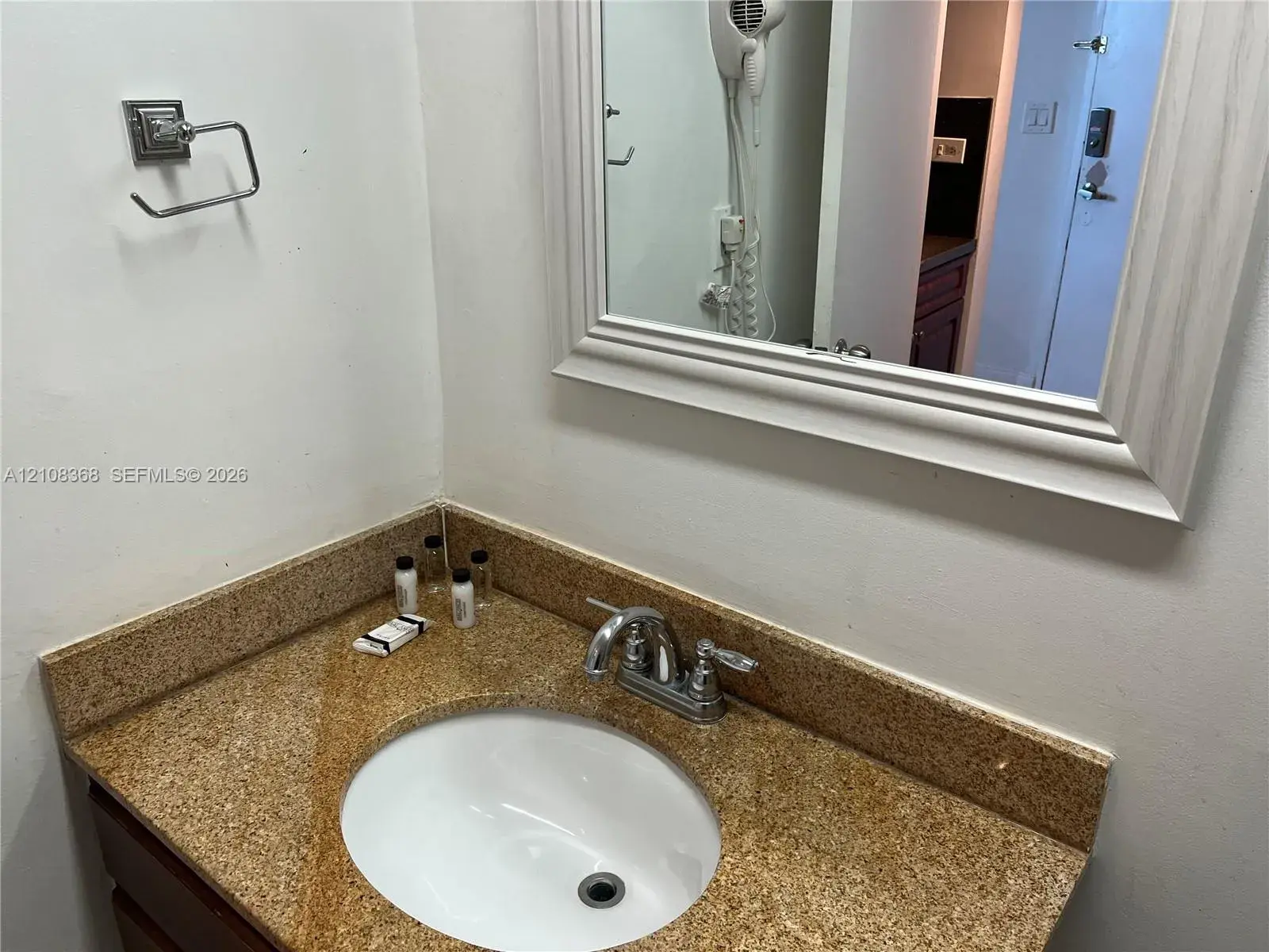 5445 Collins Ave # 424, Miami Beach FL 33140
