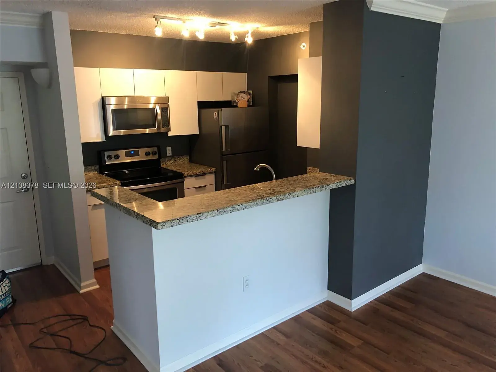 1900 Van Buren St # 411B, Hollywood FL 33020