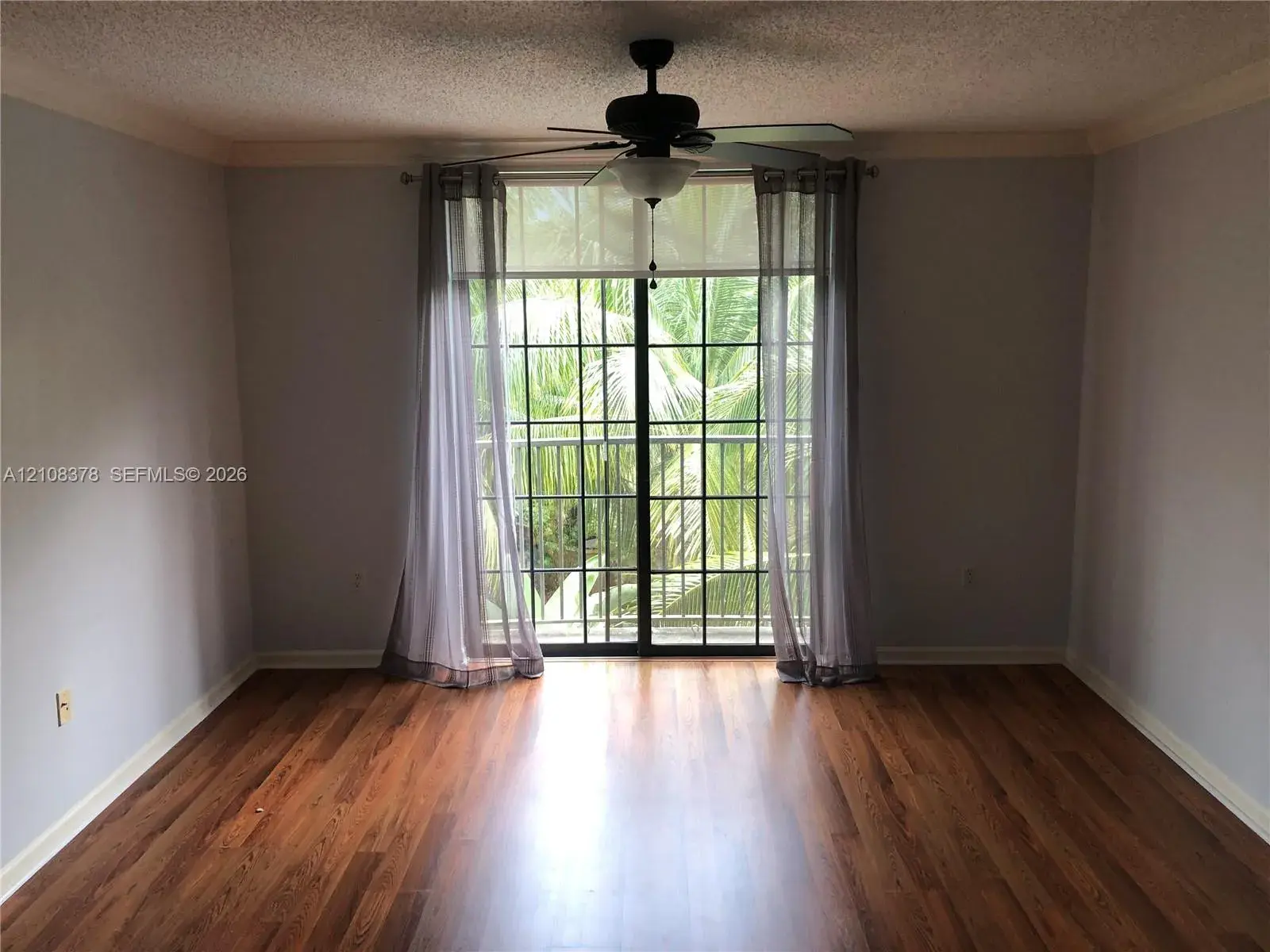 1900 Van Buren St # 411B, Hollywood FL 33020