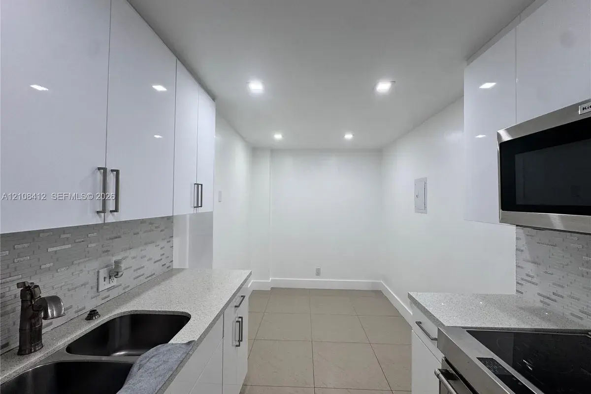 4200 Hillcrest Dr # 604, Hollywood FL 33021