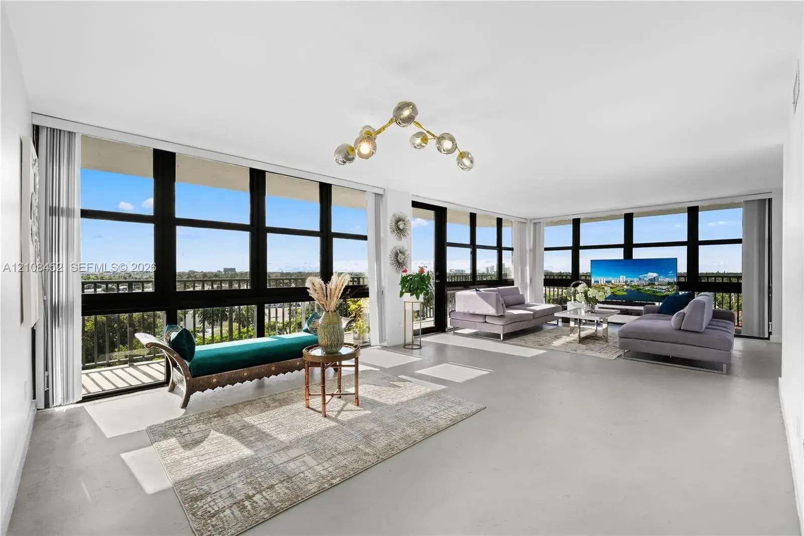 1000 Parkview Dr # 809, Hallandale Beach FL 33009