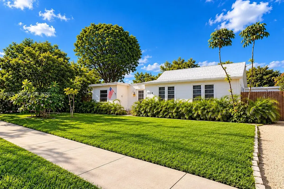 1124 N 18th Ave N, Lake Worth FL 33460