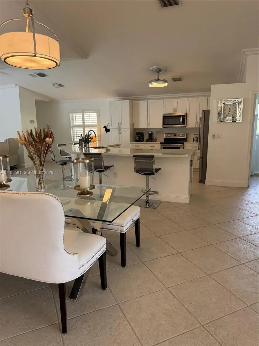 415 SW 200th Ter, Pembroke Pines FL 33029