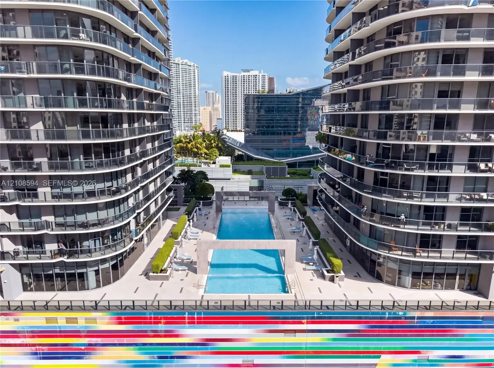 45 SW 9th St # 2206, Miami FL 33130