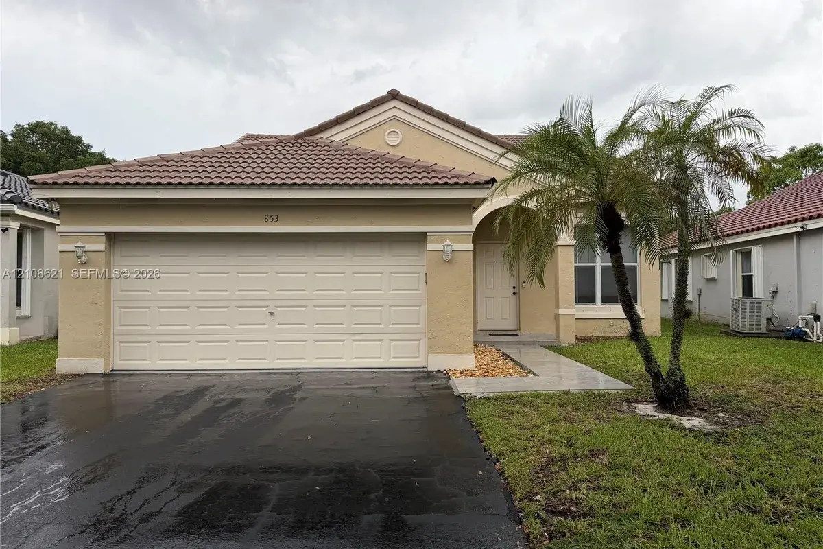 853 Sand Creek Cir, Weston FL 33327
