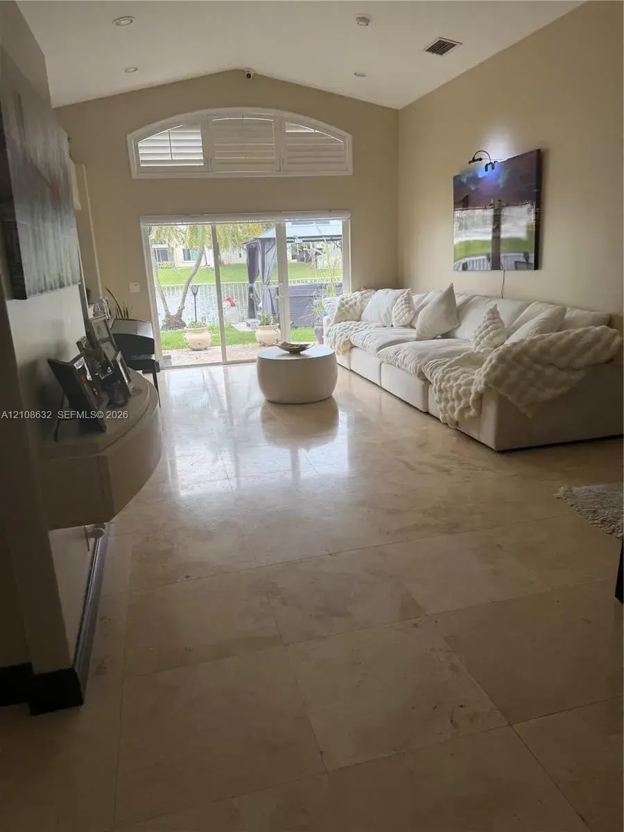 5032 SW 34th Ter, Hollywood FL 33312