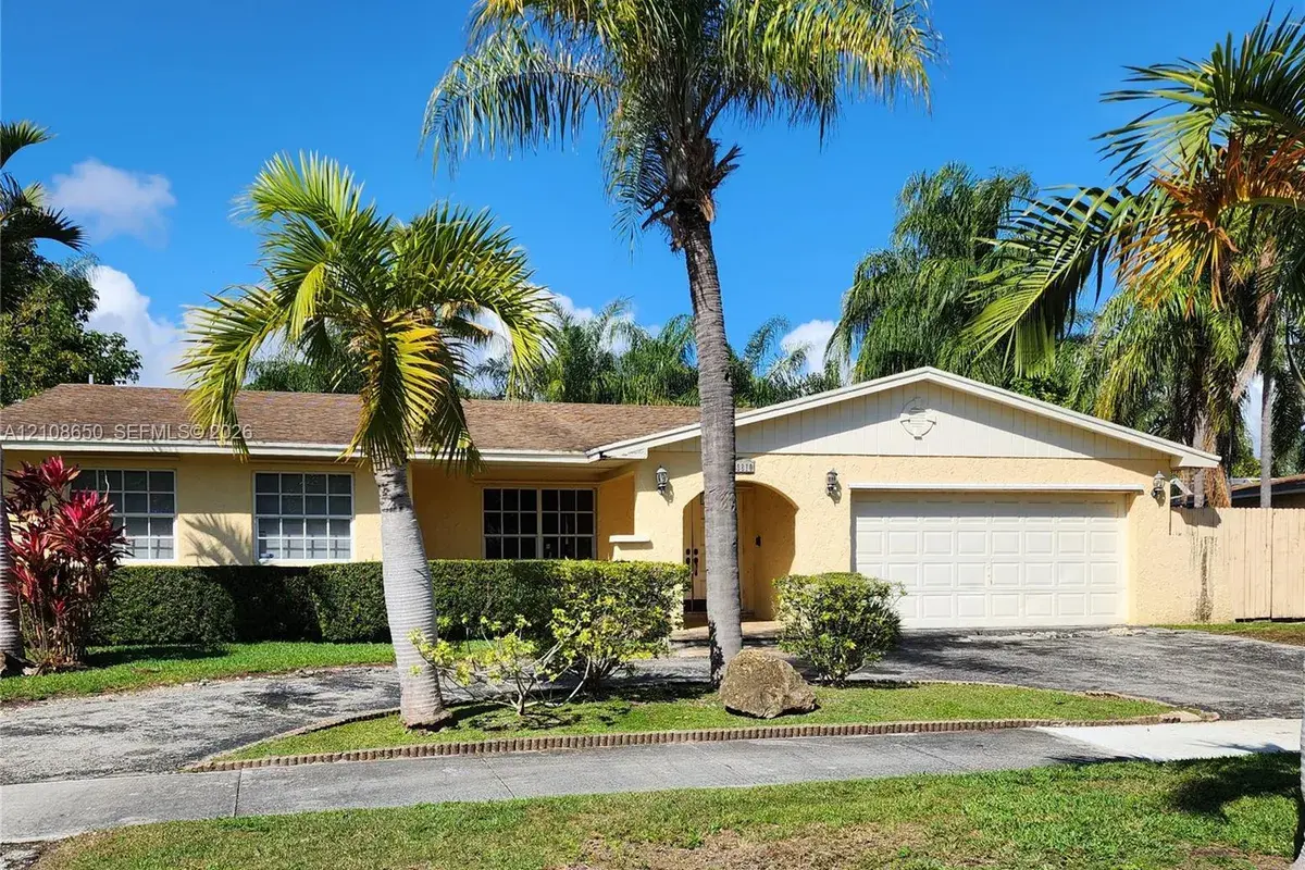 19810 SW 83rd Ave, Cutler Bay FL 33189