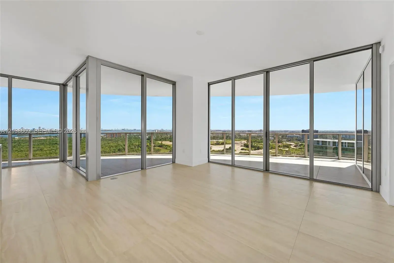 2411 Laguna Circle # 1605, Miami FL 33181